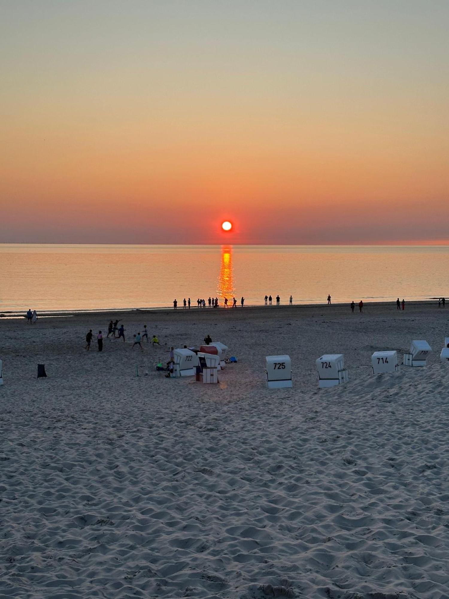 Strandkönig / Terrasse Mit Garten / Strandnähe / Pkw Stellplatz * Westerland